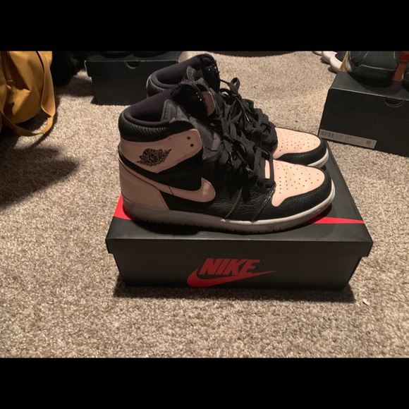 Athletic_Shoes